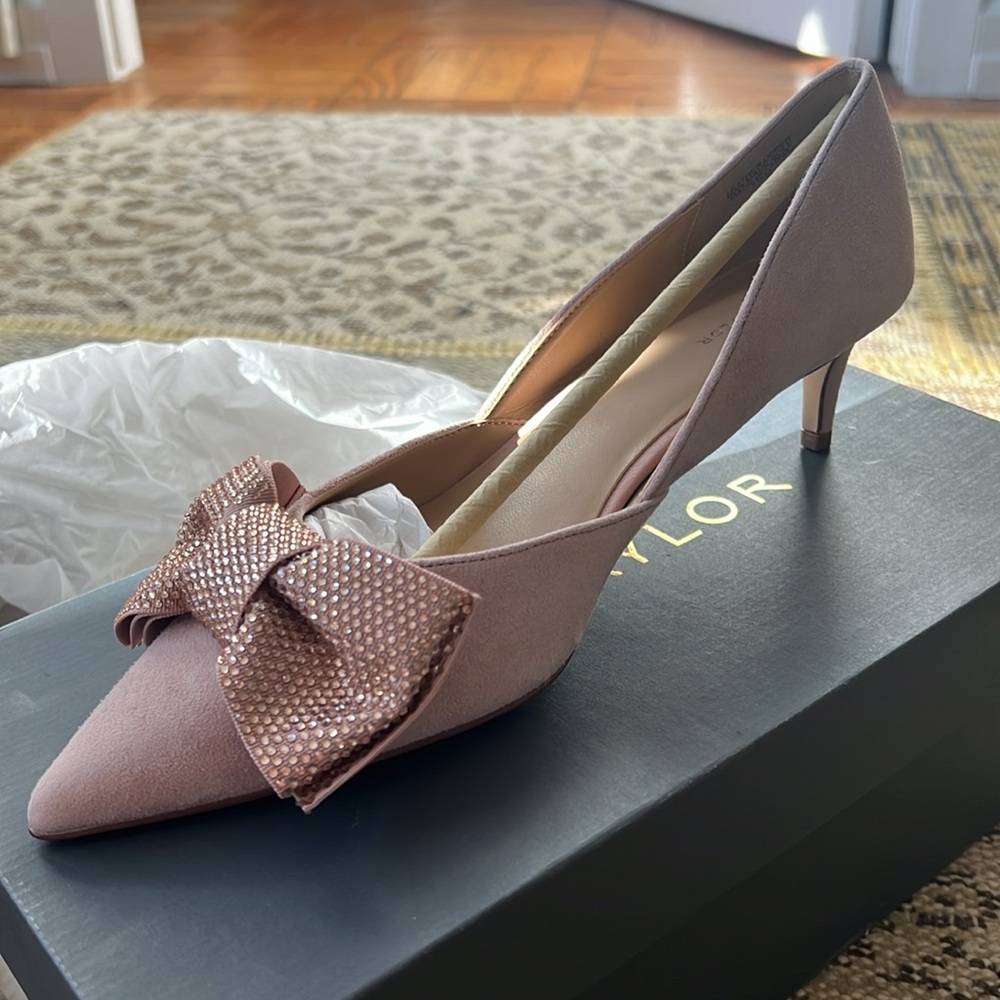 NEW Pink Suede Kitten Heel Pump With Crystal Bow - Ann Taylor Dorsey
